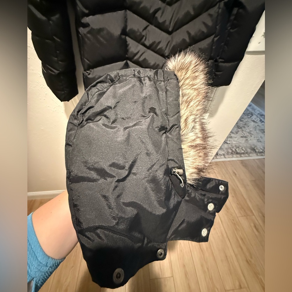 Eddie Bauer Women's Black Puffer Jacket - Picture 12 of 15